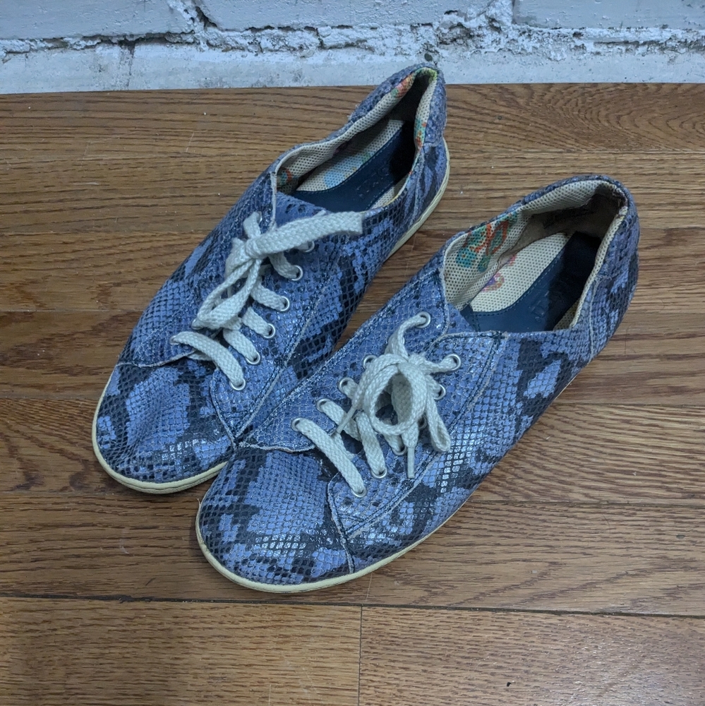 Born Blue Snakeskin Leather Sneakers